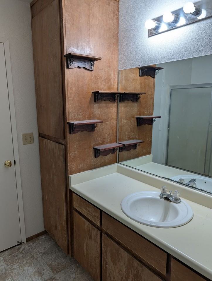 2343 Ferry St - Photo 6 of 12