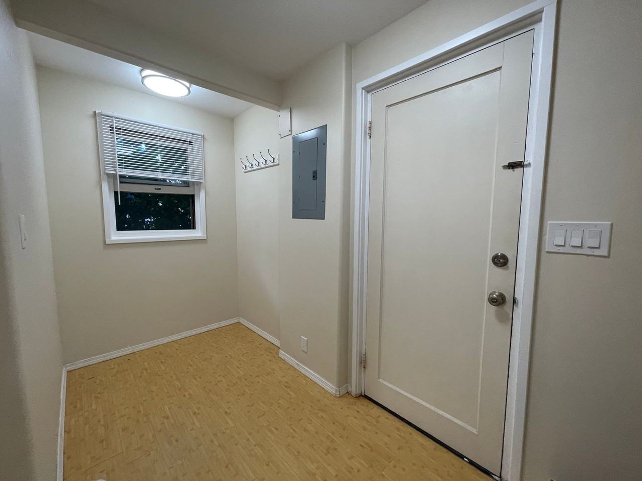 320 Hao St - Photo 4 of 18