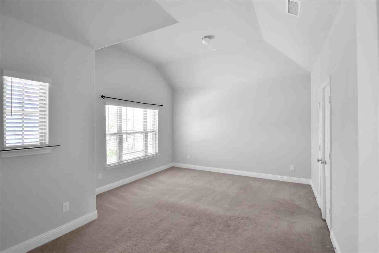 6162 Blythe Dr - Photo 7 of 12