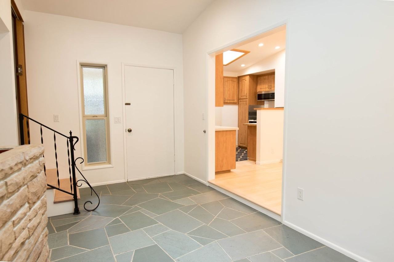 2604 Foothill Rd - Photo 4 of 50