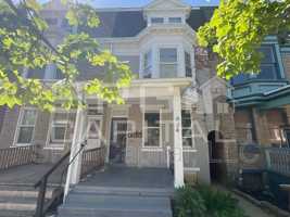 featured image of 834 E Philadelphia St