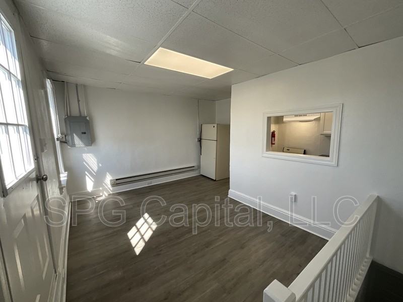834 E Philadelphia St - Photo 2 of 10