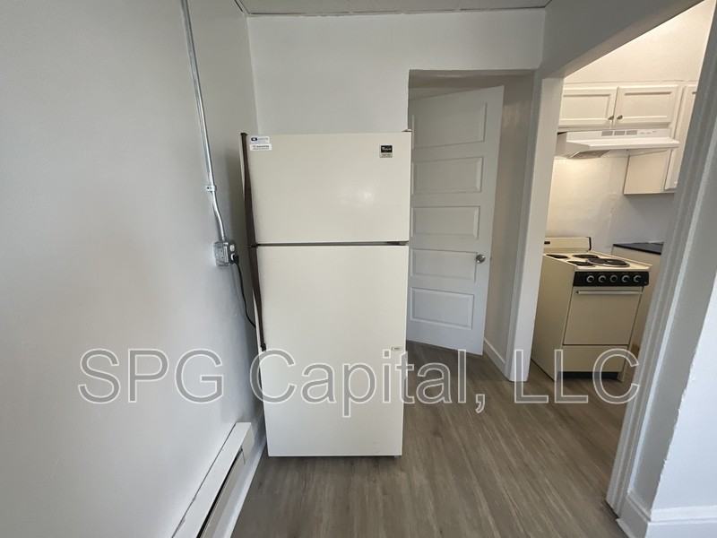 834 E Philadelphia St - Photo 4 of 10