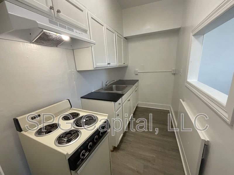 834 E Philadelphia St - Photo 5 of 10