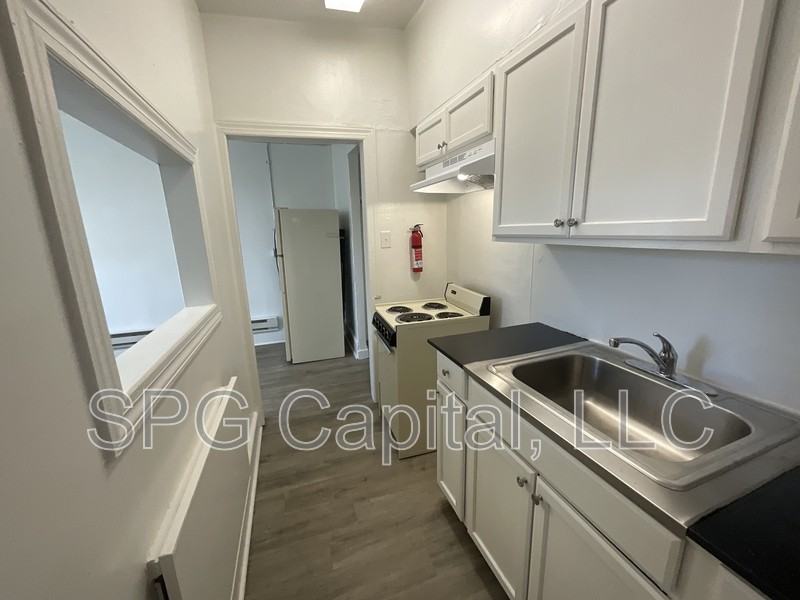 834 E Philadelphia St - Photo 6 of 10