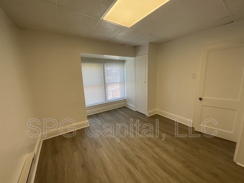 834 E Philadelphia St - Photo 7 of 10