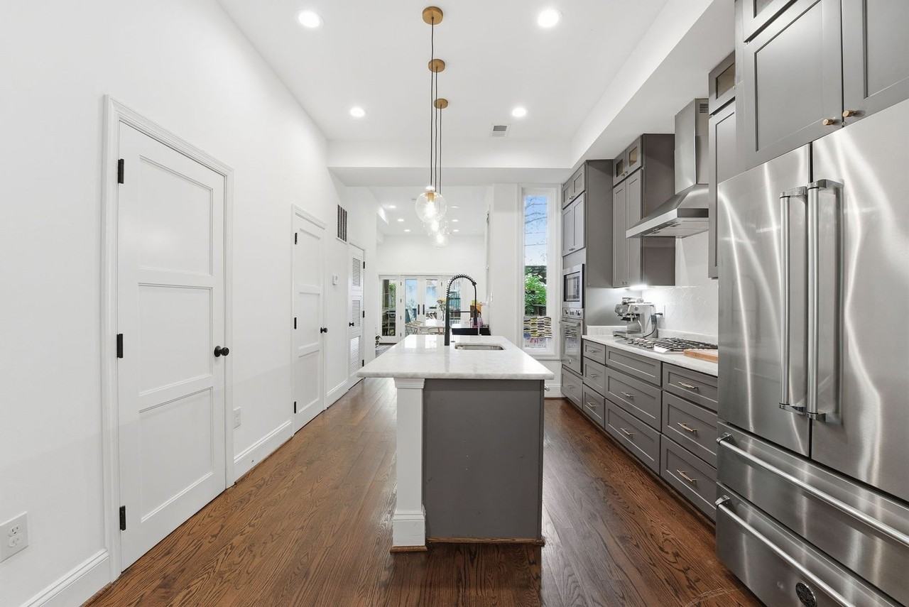 1841 Monroe St Nw - Photo 2 of 23