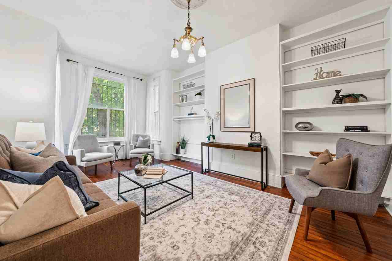 1306 Euclid St Nw #2 - Photo 5 of 32