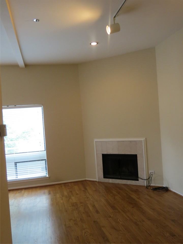 4334 Buena Vista St #G - Photo 2 of 14