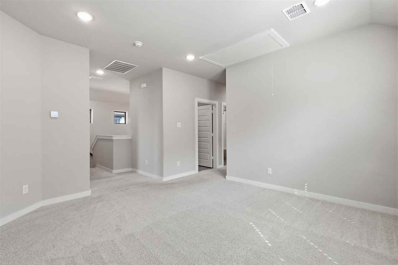 2629 Green River Rd - Photo 7 of 18
