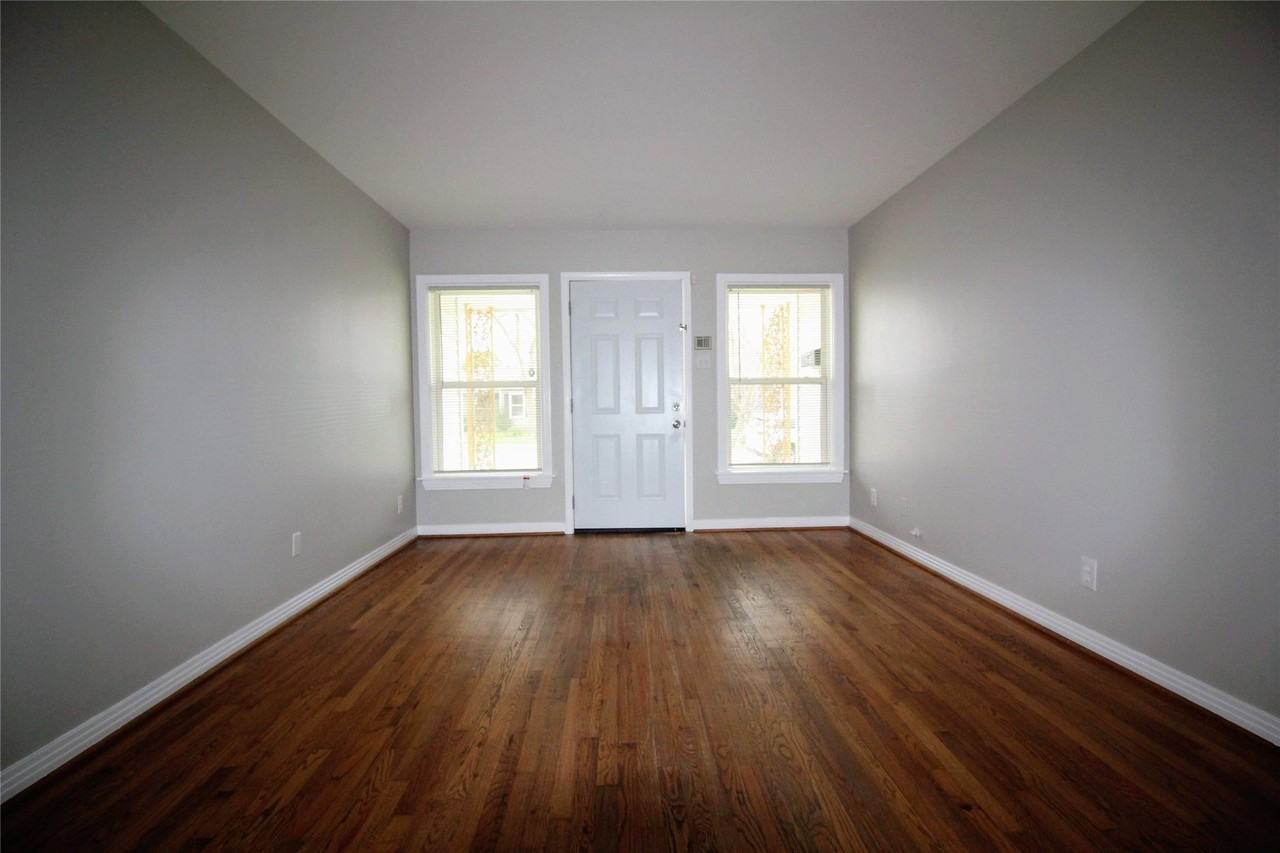 10415 Losa Dr - Photo 5 of 31