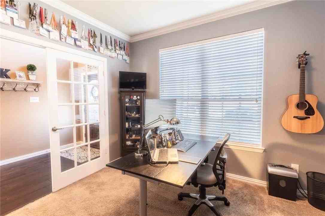 809 Park Place Ln - Photo 5 of 30