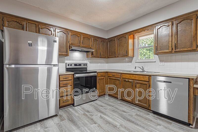 1201 Ne 9th St - Photo 5 of 15