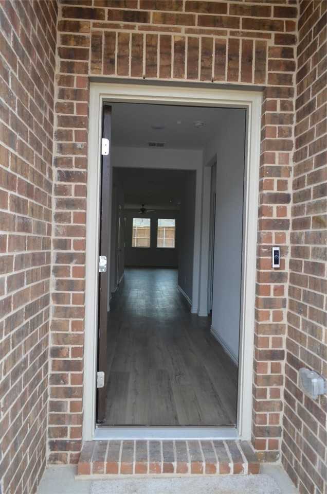 7924 Lindheimer Ln - Photo 3 of 38