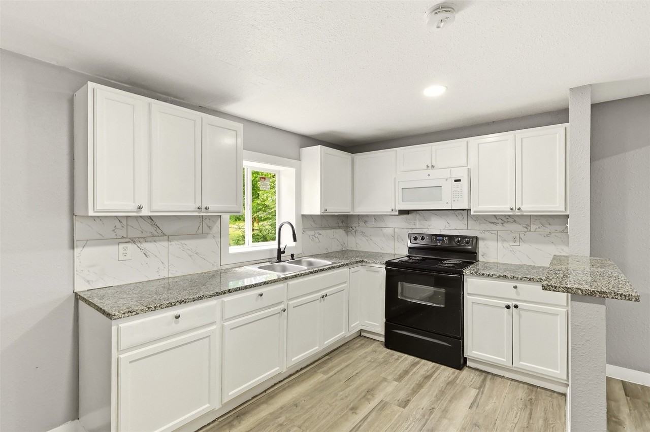 4105 Balch Dr #B - Photo 4 of 18