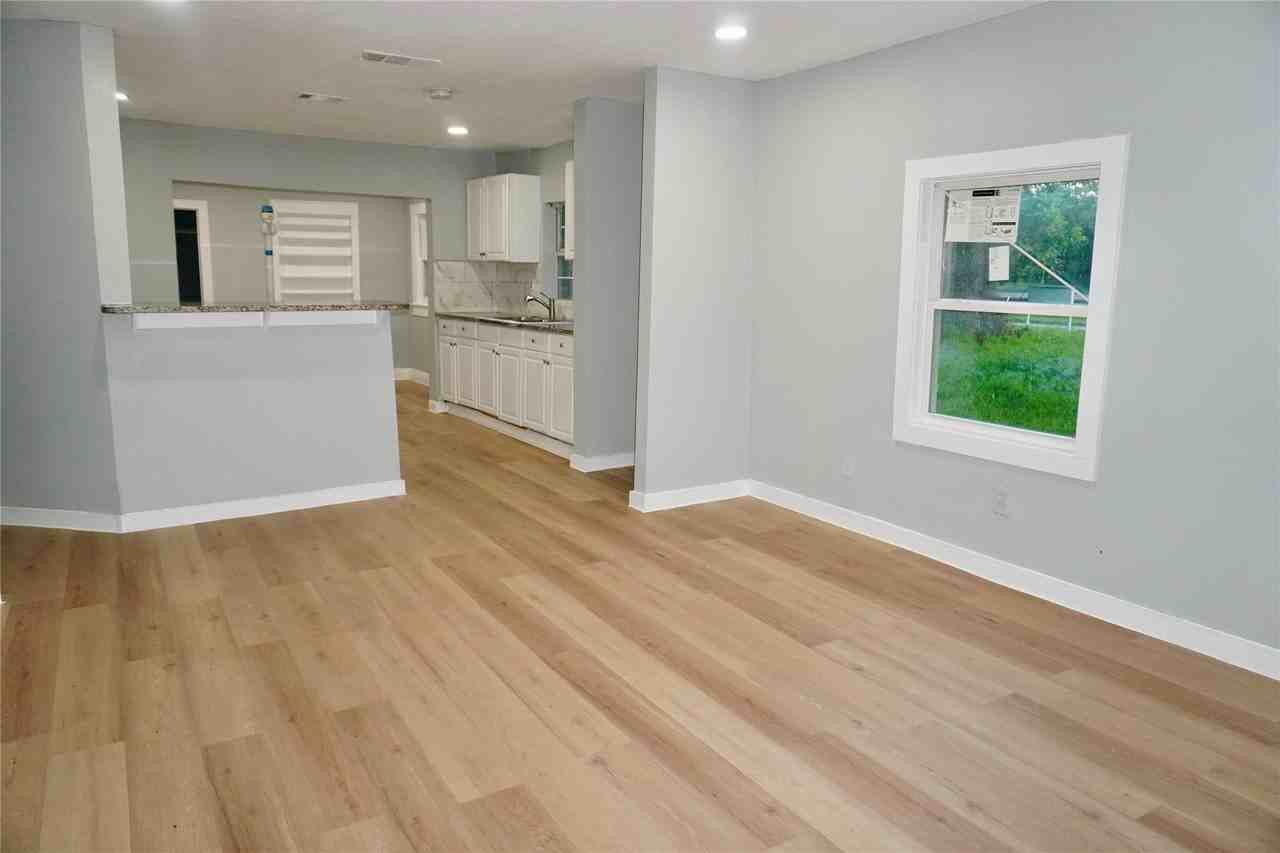 1406 Galloway Ave - Photo 3 of 15
