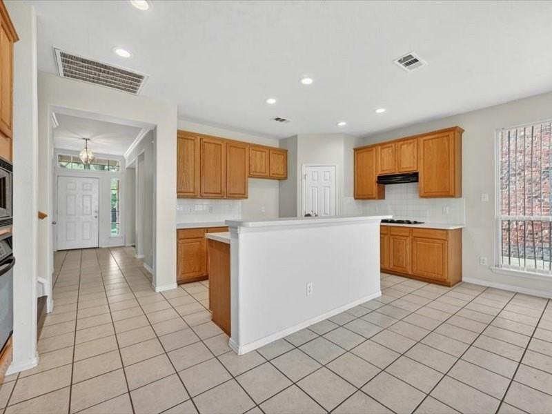 11068 Downbrook Dr - Photo 5 of 23