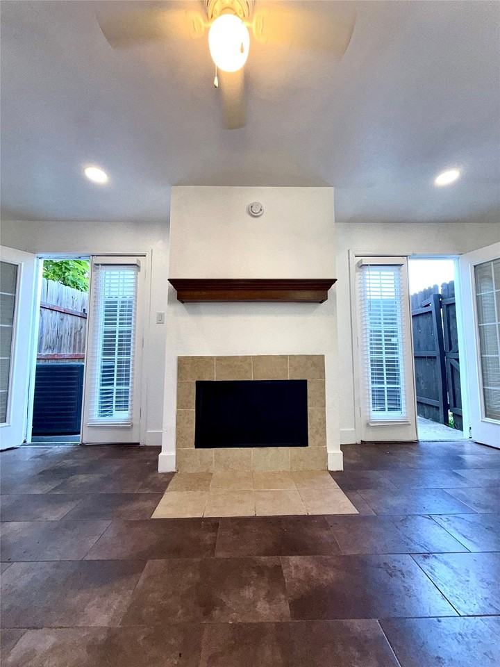 4626 San Jacinto St - Photo 7 of 31