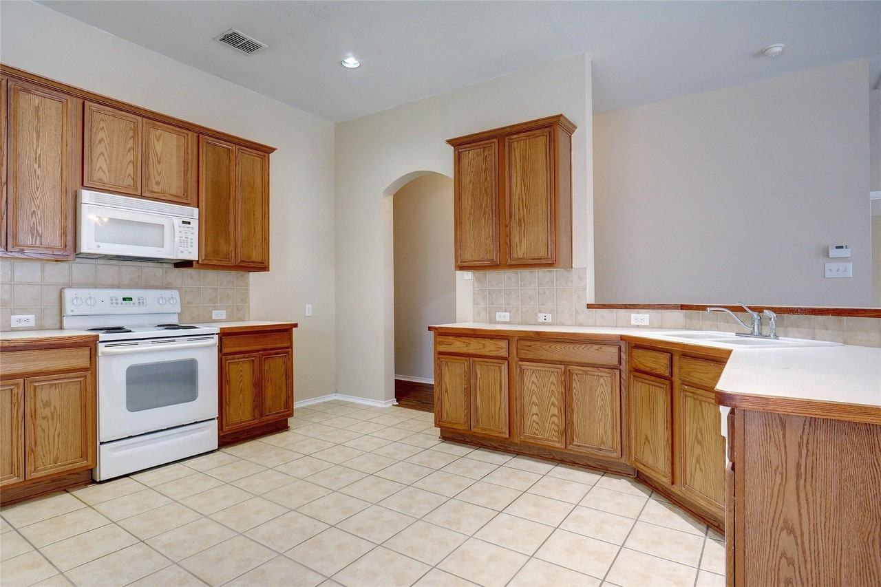 1305 Mountain Peak Dr - Photo 7 of 16