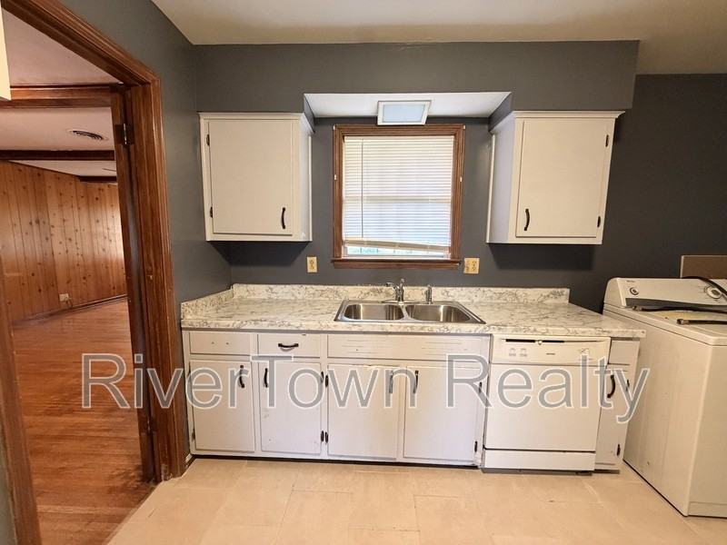 1517 Baxter Ave - Photo 6 of 13