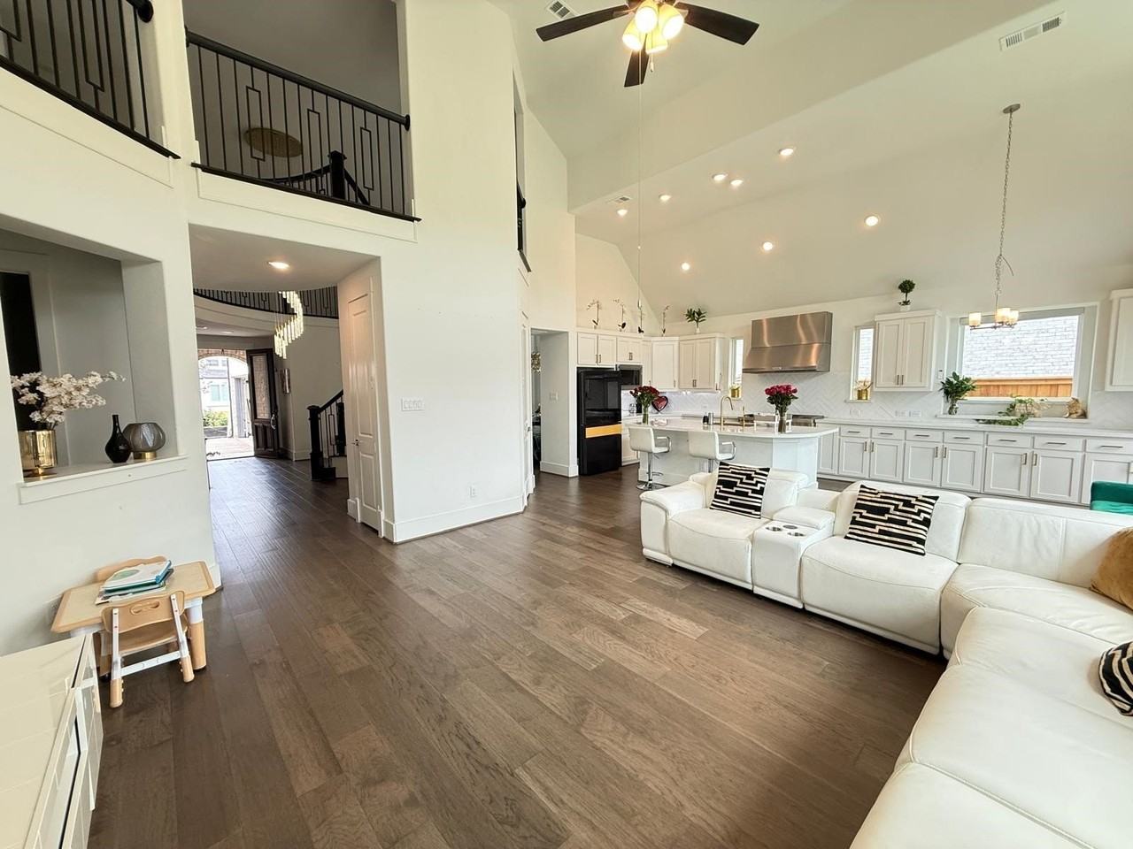 4878 Limousine Ln - Photo 3 of 27