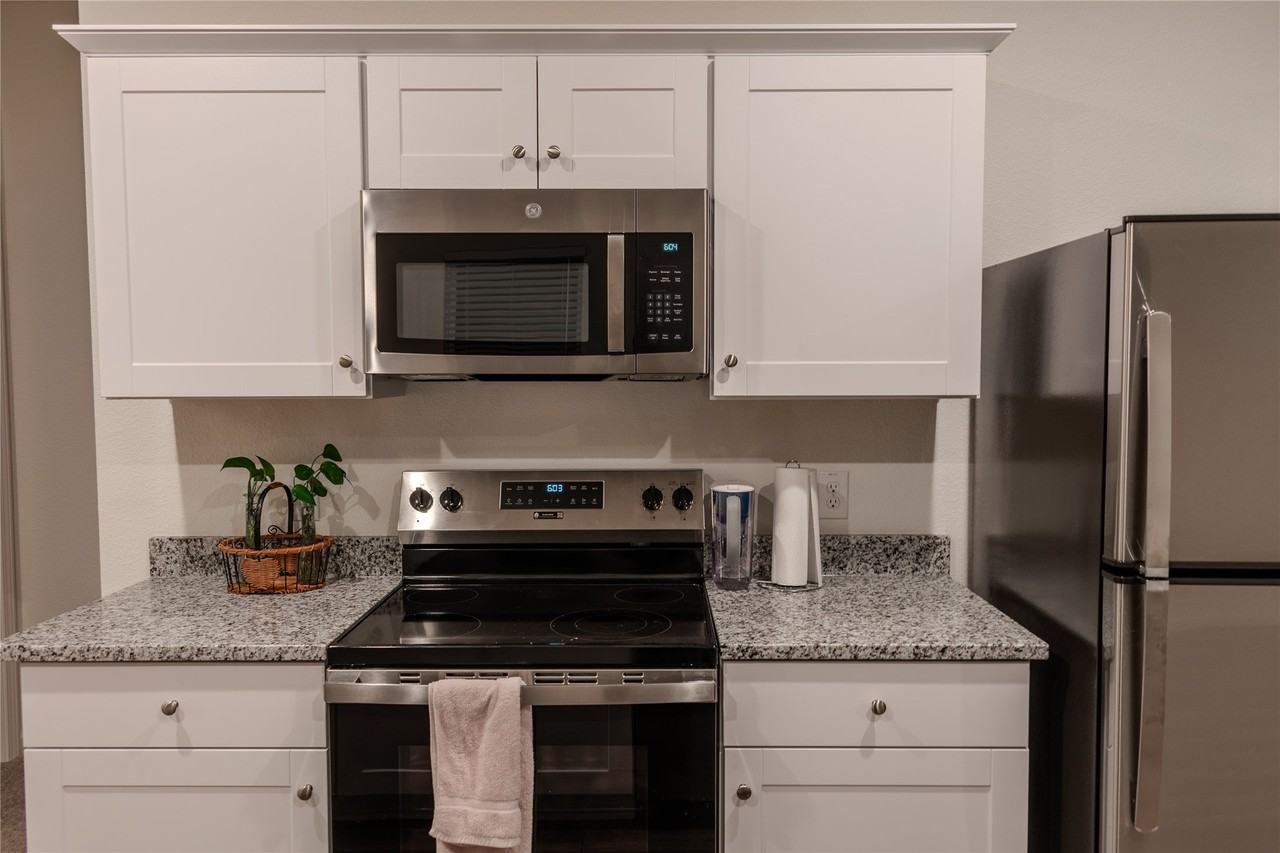 4407 Silverweed Ln - Photo 4 of 21