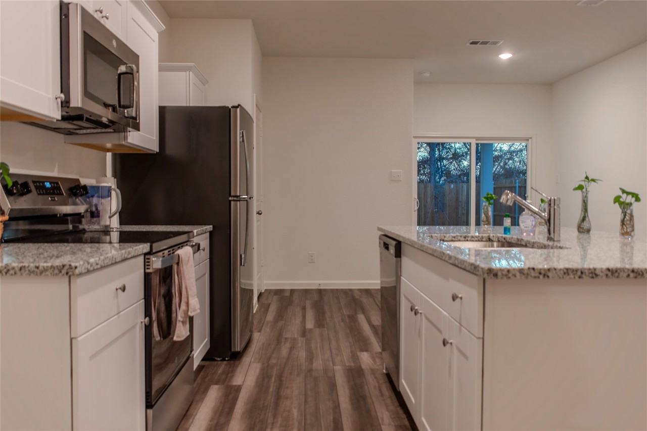4407 Silverweed Ln - Photo 5 of 21