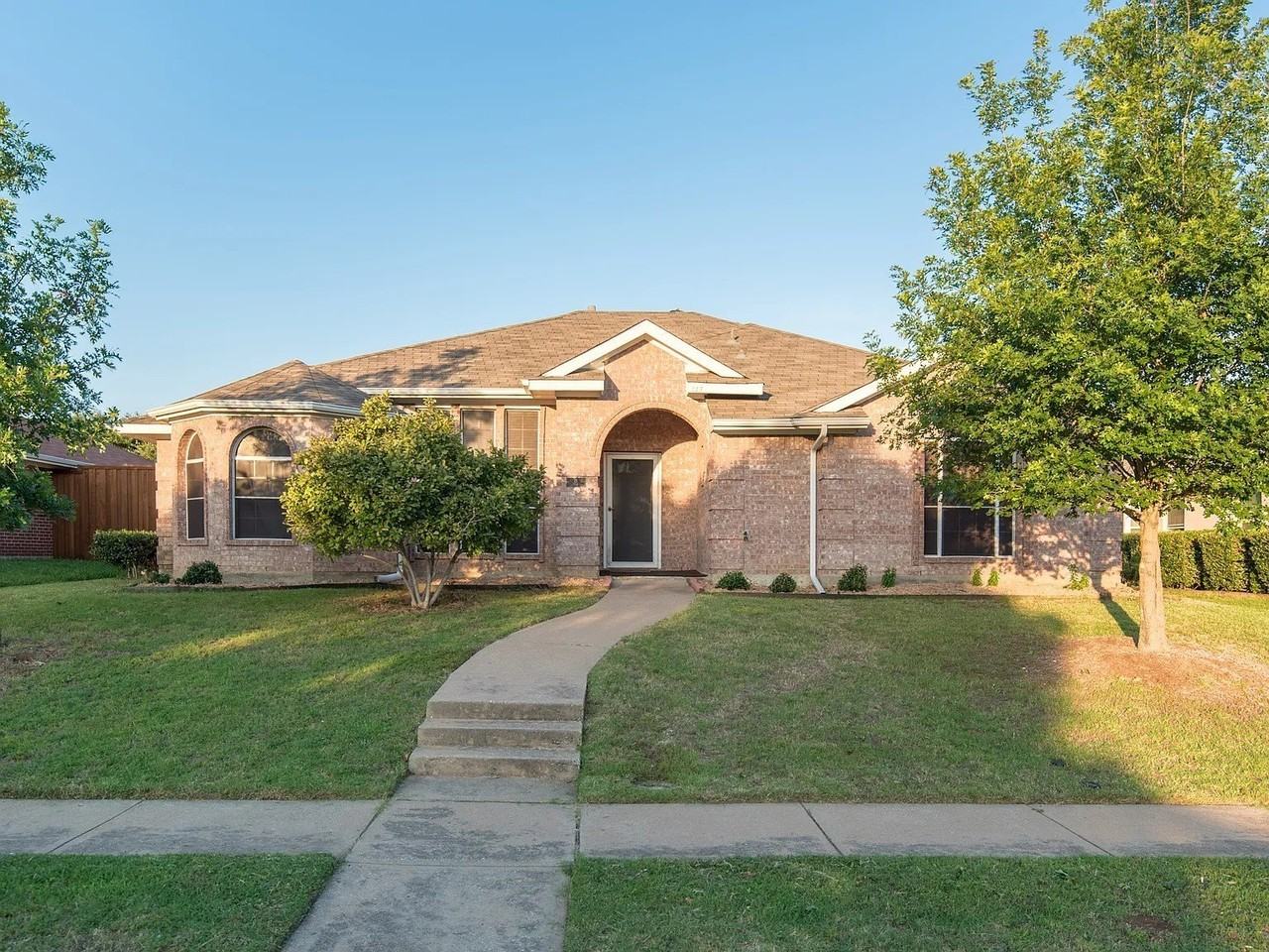 827 Cornell Ln