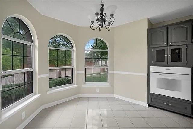 827 Cornell Ln - Photo 4 of 17