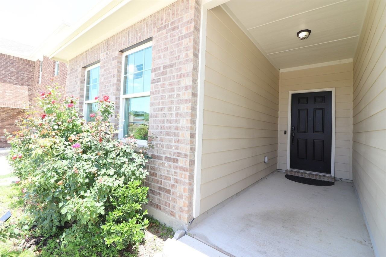 736 Richmond Dr - Photo 3 of 31