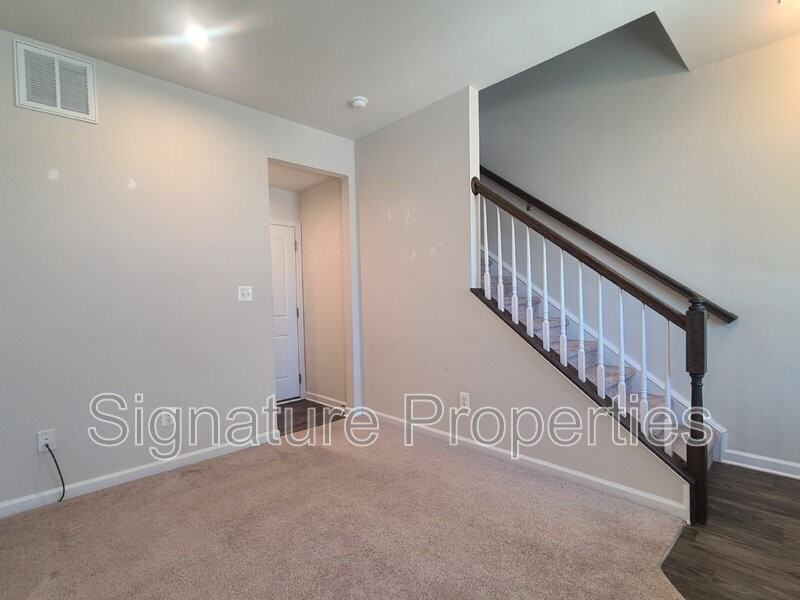 7504 Hancock St - Photo 3 of 24