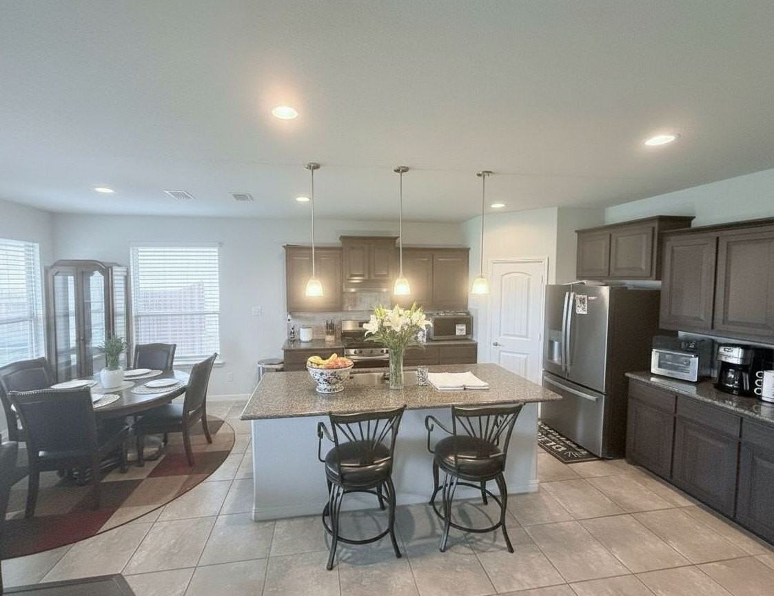 1009 Cushing Dr - Photo 4 of 18