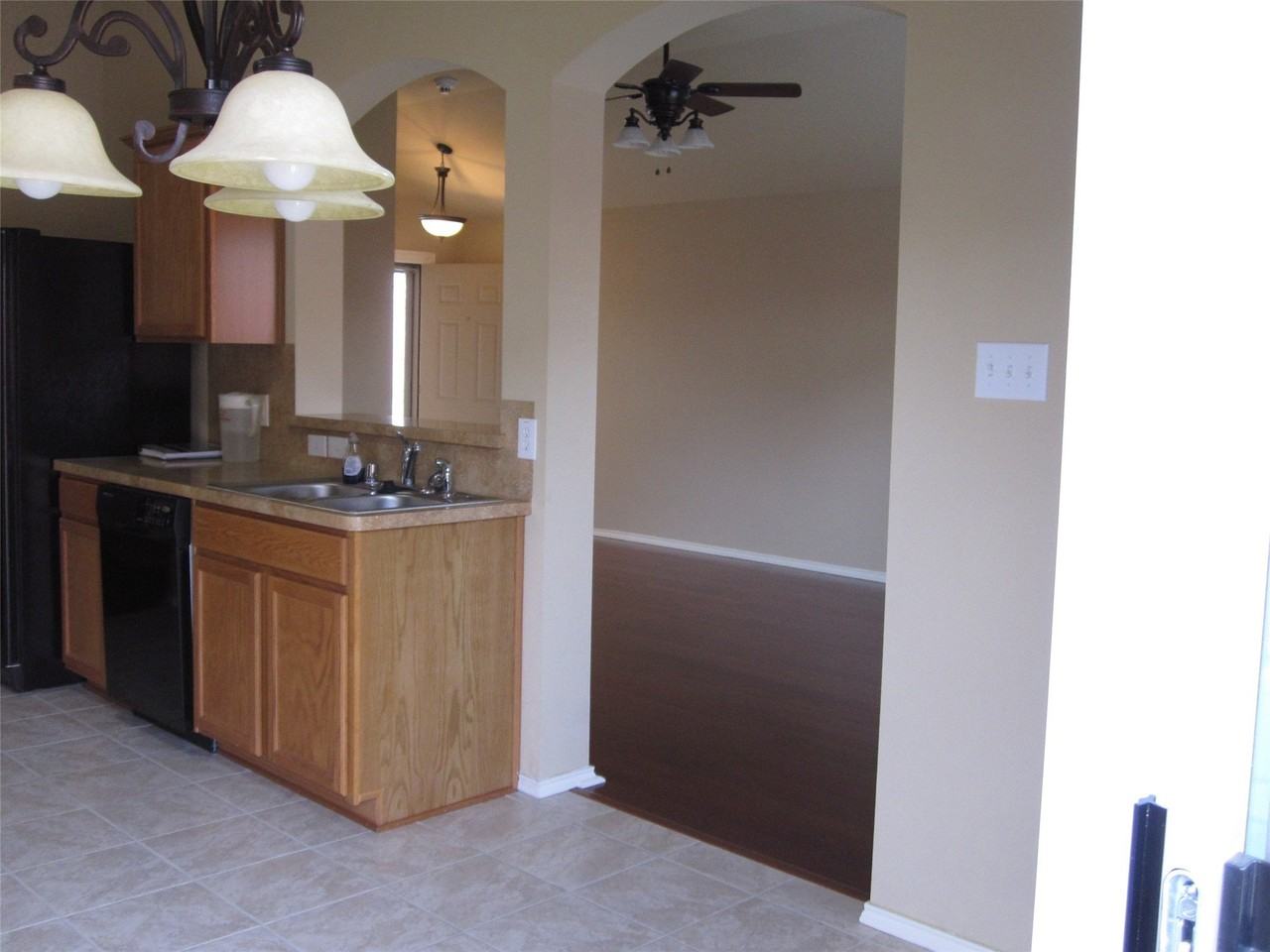 609 Twin Knoll Dr - Photo 5 of 17