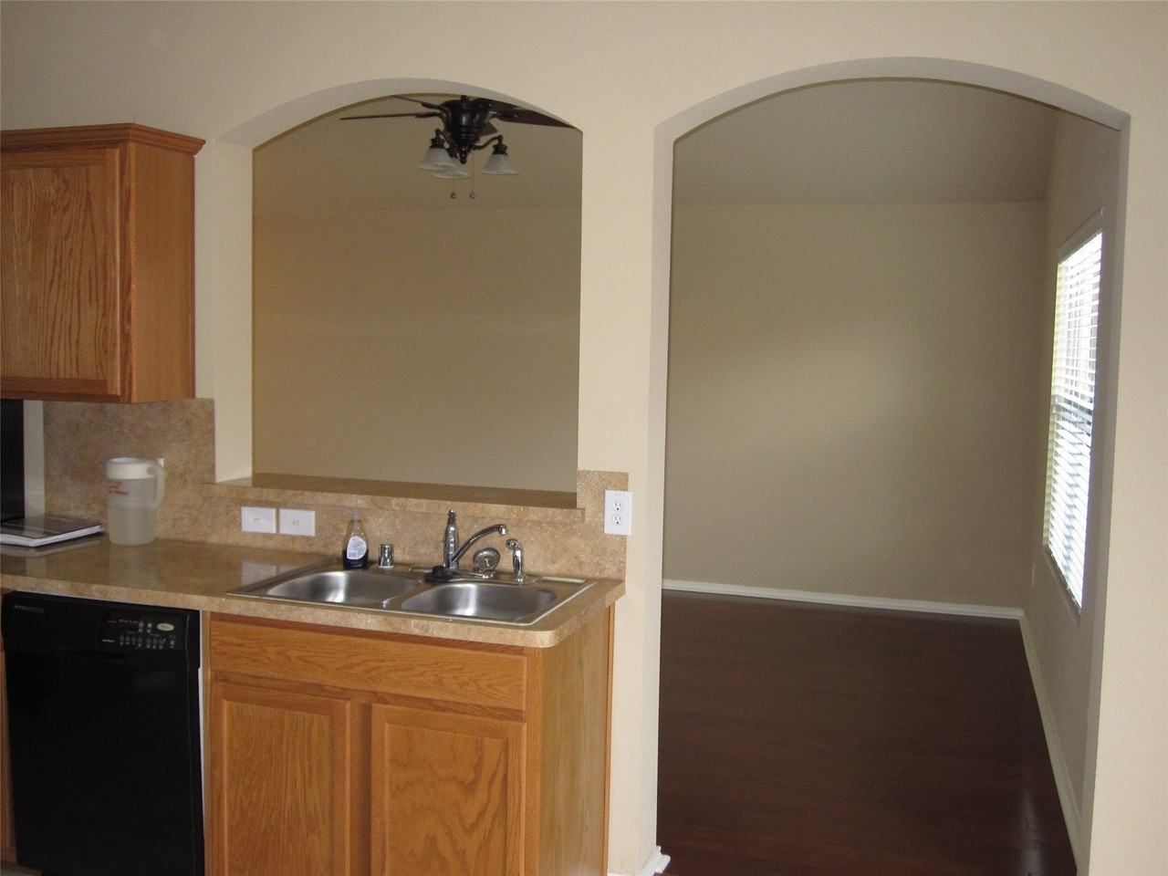609 Twin Knoll Dr - Photo 6 of 17