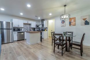 921 S Waverly Dr - Photo 1 of 1