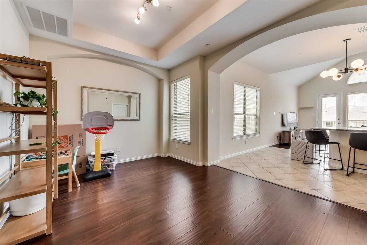 1916 Lantana Ln - Photo 7 of 18