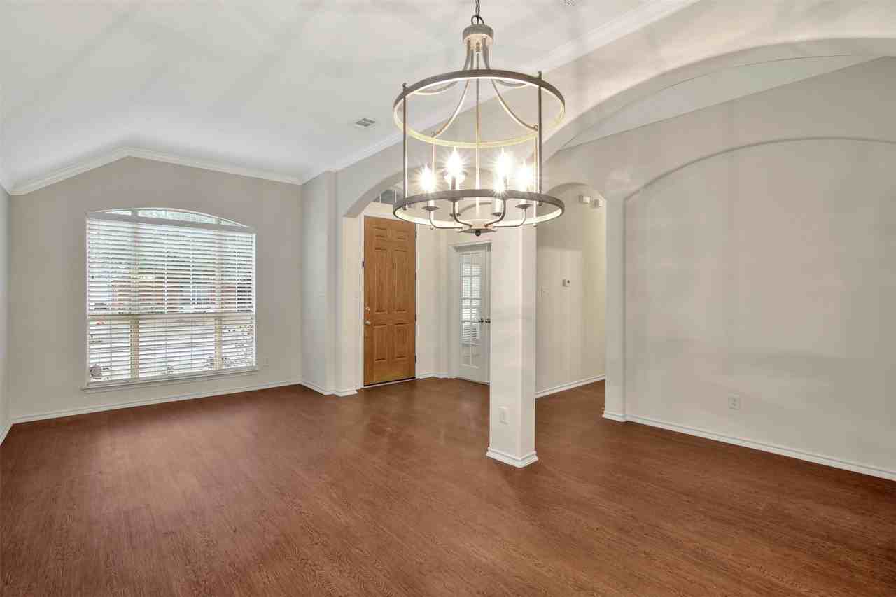 9205 Regal Oaks Dr - Photo 7 of 27