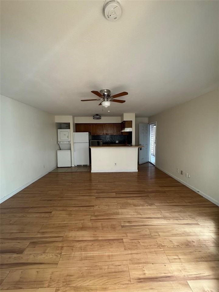 9801 Walnut St #A305 - Photo 3 of 18