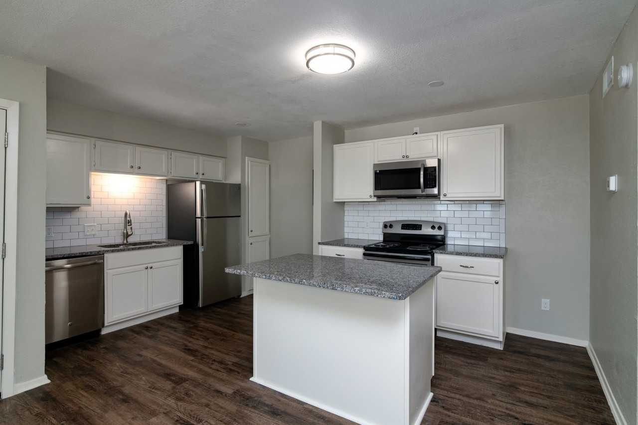 8037 W Elizabeth Ln #223 - Photo 4 of 13