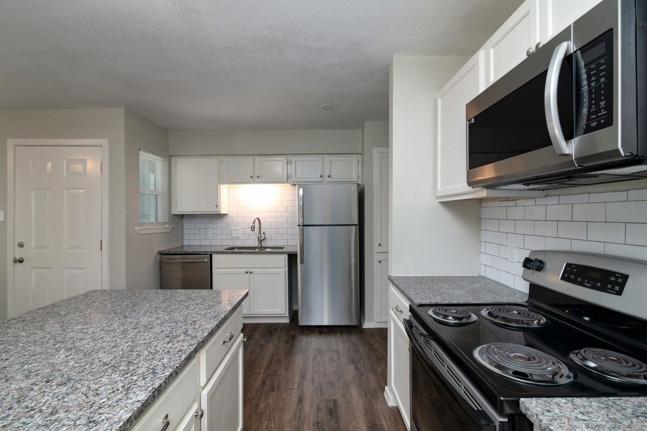 8037 W Elizabeth Ln #223 - Photo 5 of 13