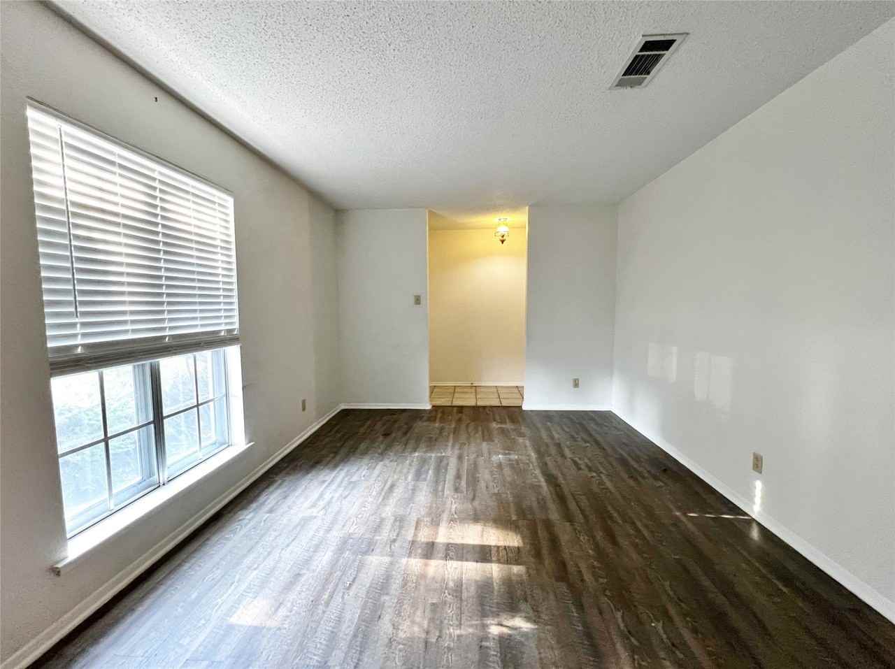 1209 Irwin Dr - Photo 4 of 18