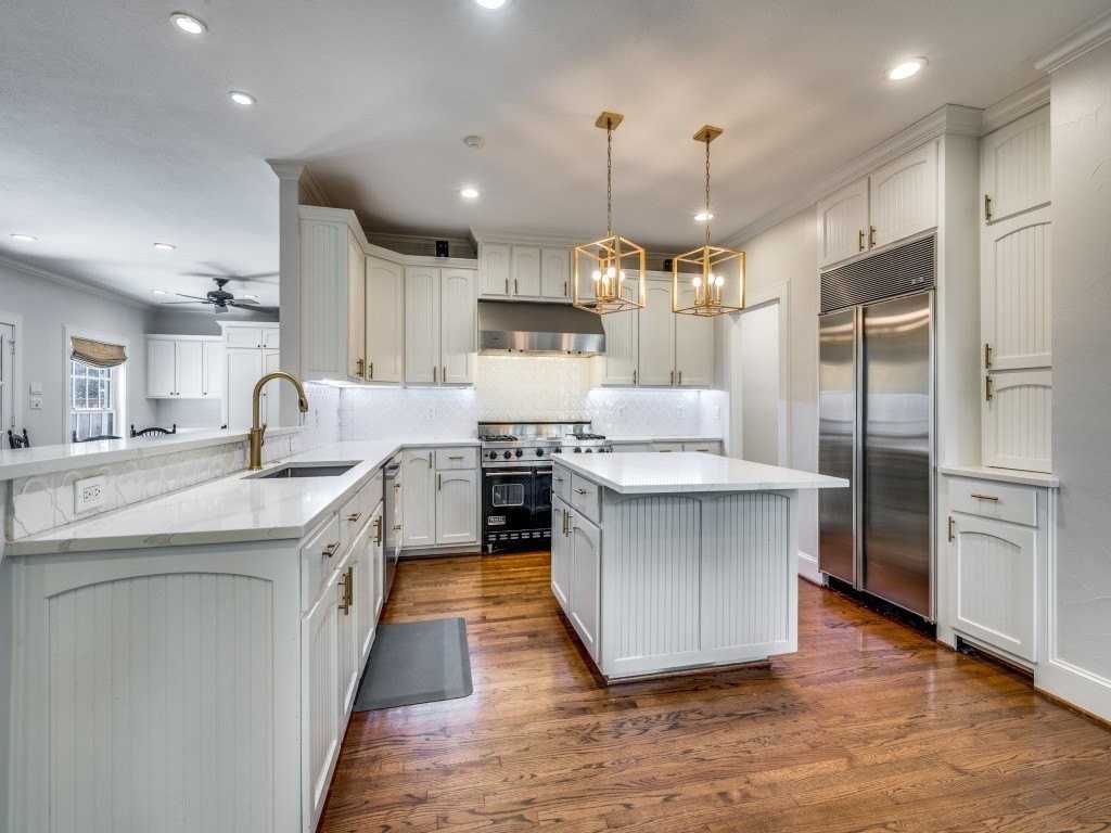 3837 Villanova St - Photo 5 of 14