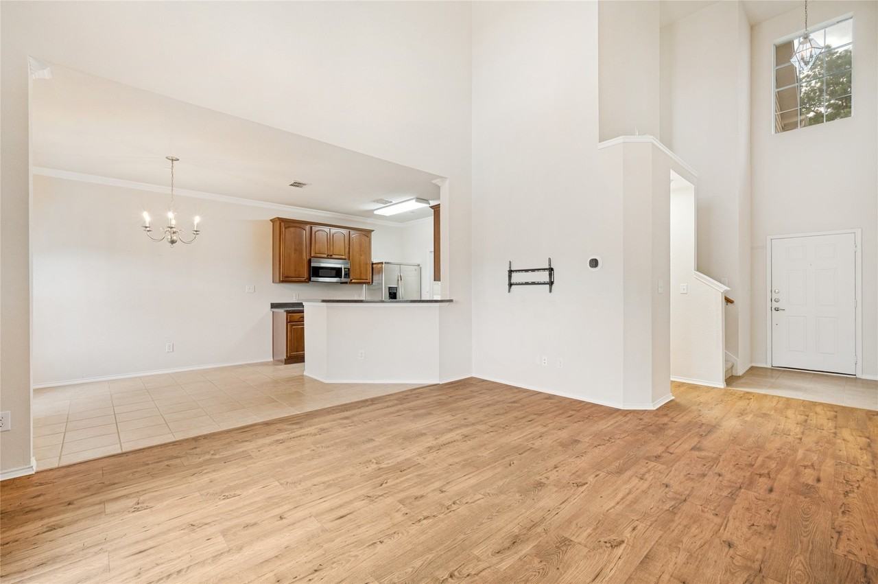 8533 Brunswick Dr - Photo 2 of 18