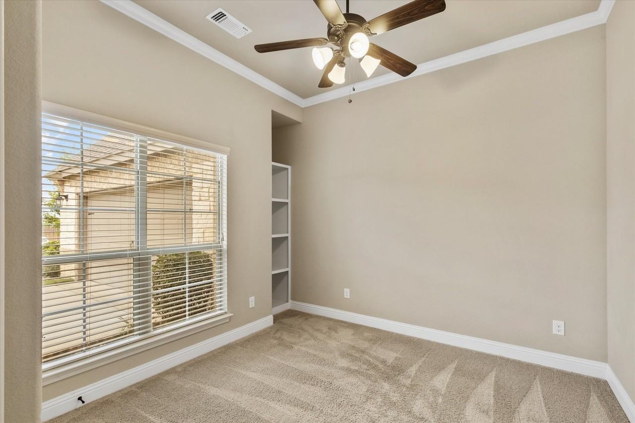 8609 Cloudyway Dr - Photo 7 of 40