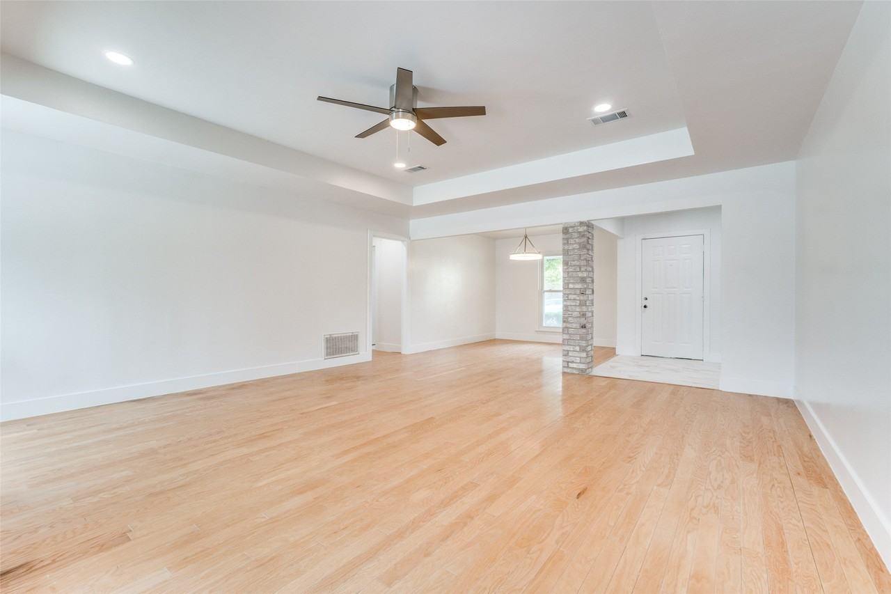 1323 Lark Ln - Photo 7 of 24