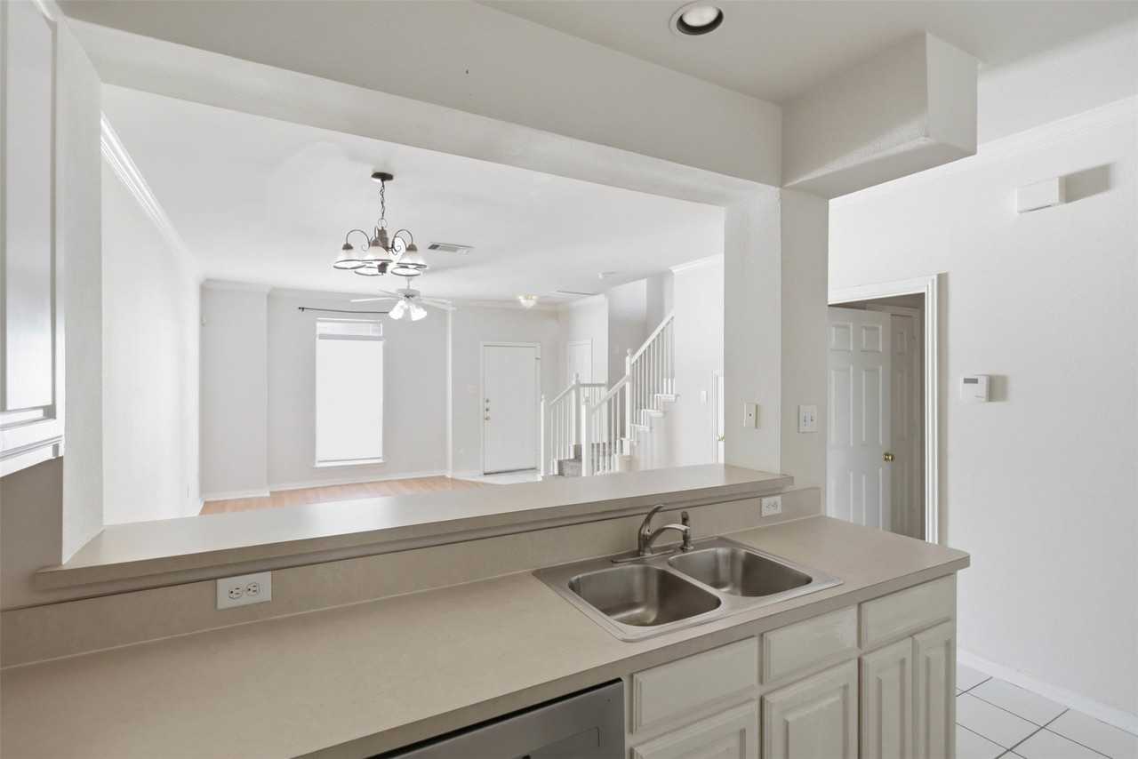 121 Wildwood Ct #200 - Photo 7 of 23