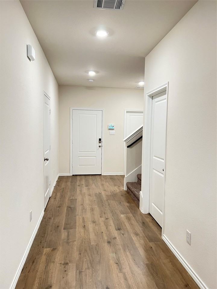 13156 Sanctuary Dr - Photo 2 of 23