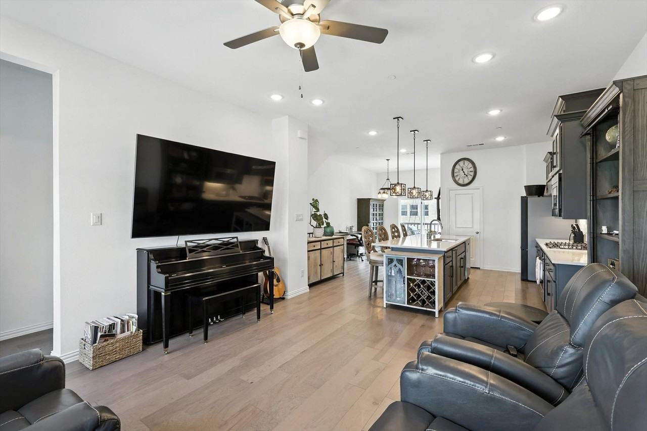 3709 Island Vista Dr - Photo 6 of 33