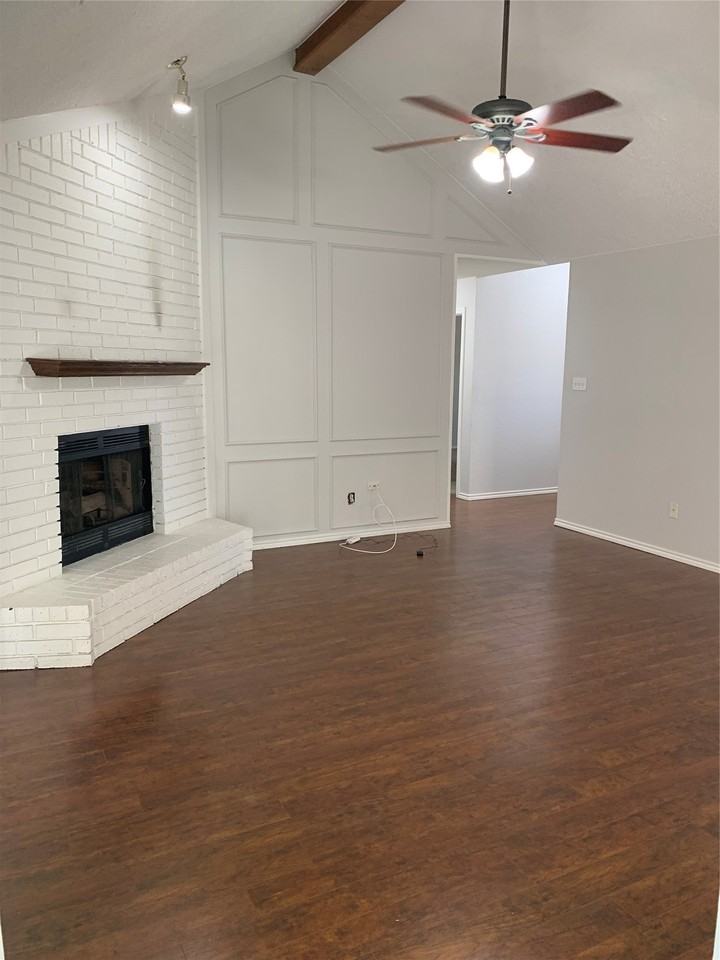 990 Camden Dr - Photo 2 of 19