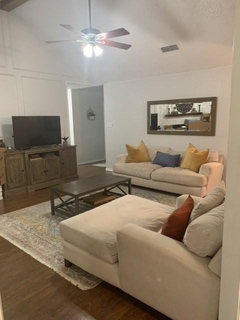 990 Camden Dr - Photo 4 of 19